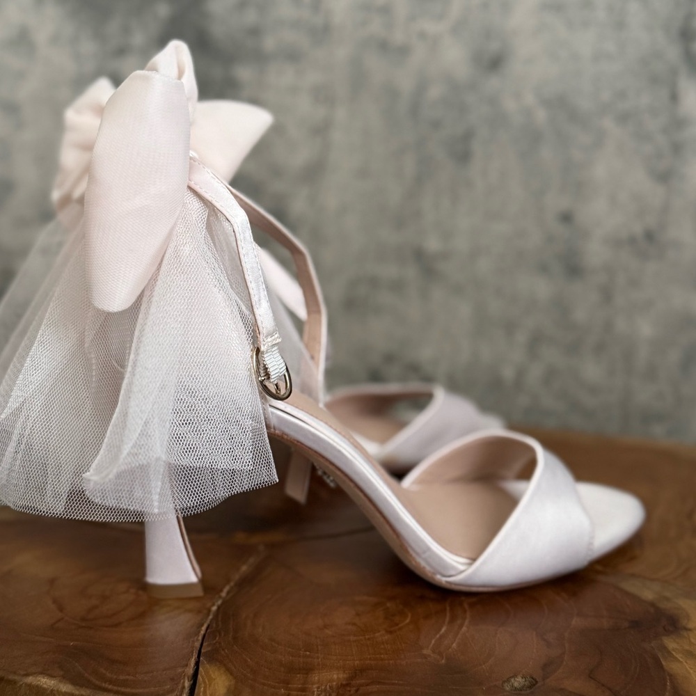 Elegant Cream Bow Heels bridal unique sandals - Picture 12 of 13